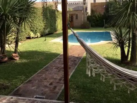 Venta de casa de 4 dormitorios Gonnet