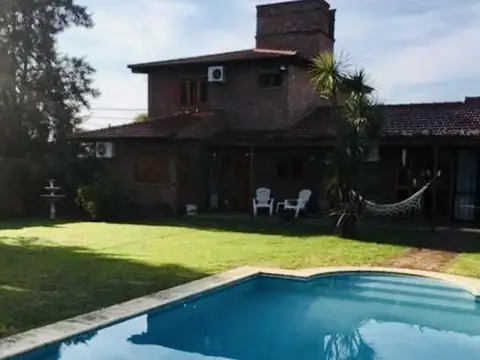 Casa en Venta con 1 cochera