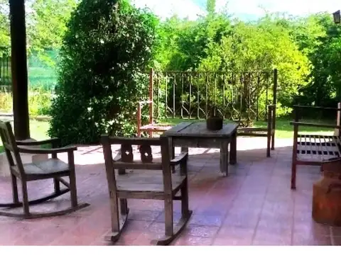 Casa en Alquiler en Bella Vista, USD 4.200