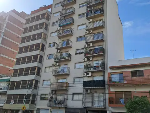 DEPARTAMENTO DE 1 AMBIENTE MUY LUMINOSO Y COMODO