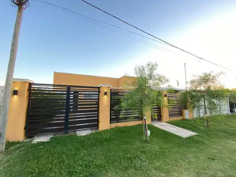 Casa - Venta - Argentina, Lobos