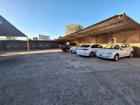 VENTA COMPLEJO DE COCHERAS Y DPTO