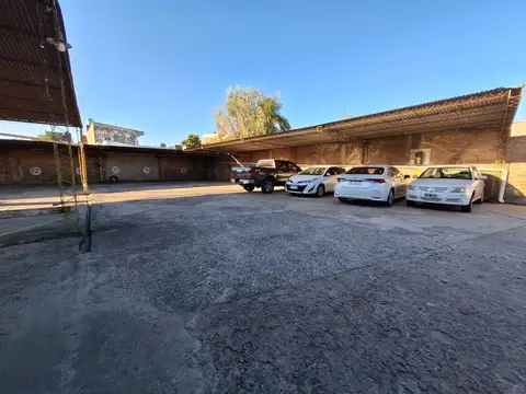 VENTA COMPLEJO DE COCHERAS Y DPTO