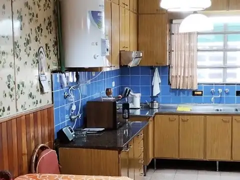Casa 5 ambientes con 2 baños