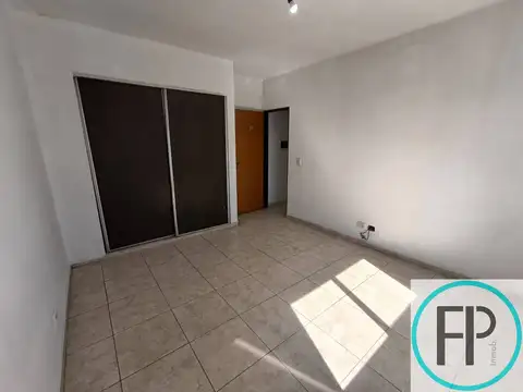 Departamento en Alquiler en Bernal, $ 450.000