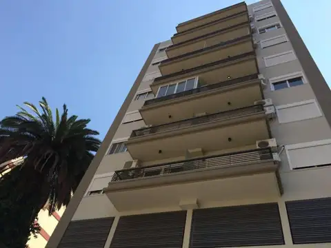 Pacheco y Cullen (Villa Urquiza) - 3 amb c/balcón y Cochera Fija - Luminoso