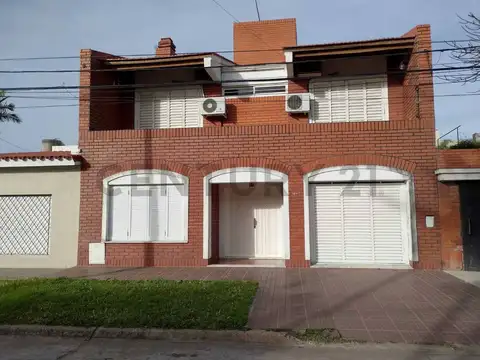 VENTA de Casa de 4 Dormitorios en Guadalupe, Santa Fe.
