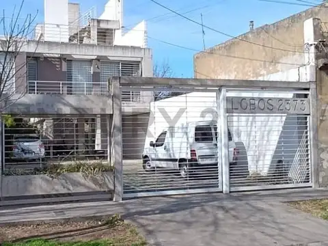 PH CASTELAR NORTE 2 AMBIENTES JARDIN COCHERA