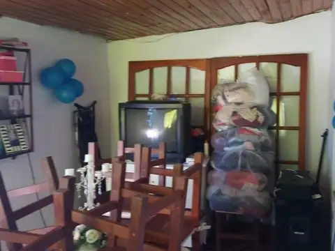 Casa 3 ambientes con 1 baño