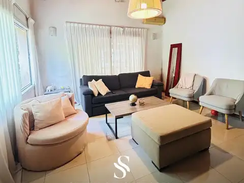 Casa 4 ambientes con 2 baños