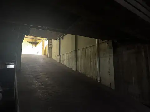 VENTA AMPLIA COCHERA CENTRO 19 MTS CENTRO