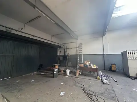 Galpon en Venta 56  mts Fondo