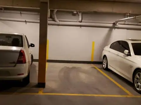 COCHERA EN VENTA EN BARRIO LOURDES