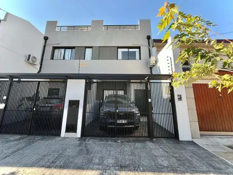 Venta Casa Dúplex 4 amb.  con Cochera en florida