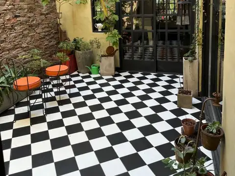 Casa en Venta con 3 cocheras