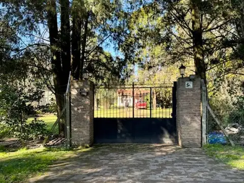 Casa 4 Ambientes, Quincho Pileta Jardin Parrilla