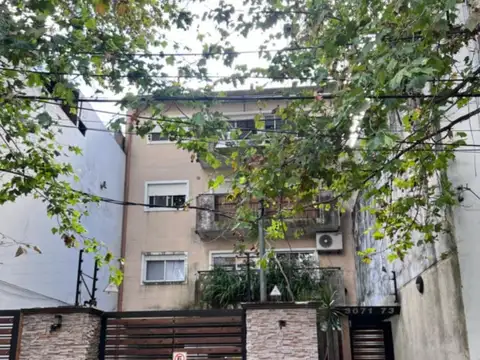 DEPARTAMENTO 2 AMBIENTES CON COCHERA