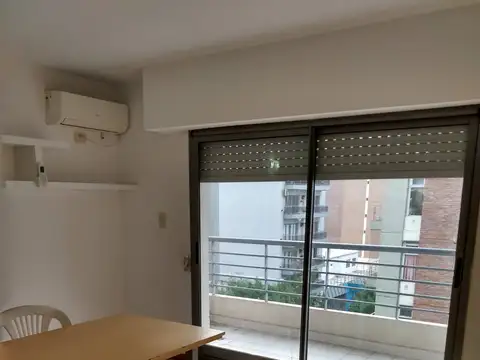 Monoambiente externo con balcon