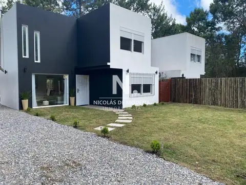 Casa de 3 dormitorios en Parque Burnett , Maldonado