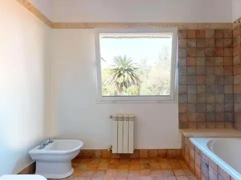 Casa en Venta en Manuel B Gonnet, USD 410.000