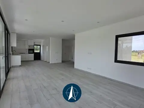 Casa en Venta con 4 cocheras