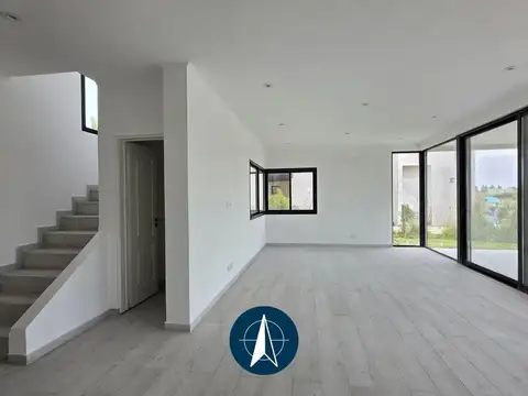 Casa en venta al lago en barrio El Naudir, Escobar