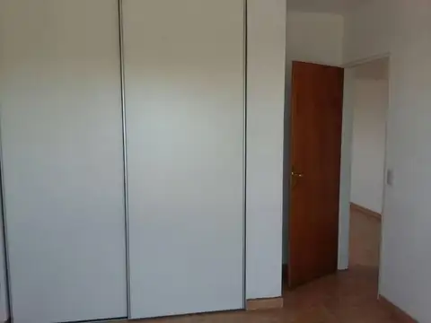 DEPARTAMENTO 2 AMBIENTES CON COCHERA