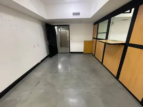 ALQUILER OFICINA COMERCIAL MICROCENTRO-PISO ENTERO