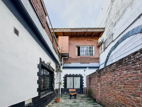 Depto Tipo Casa 4 ambientes con 2 baños