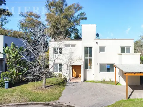 Casa en alquiler anual en Bosque Chico