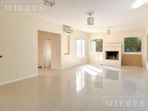 Casa en alquiler anual en Bosque Chico