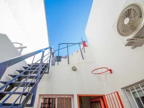 Depto Tipo Casa en Venta 75 años