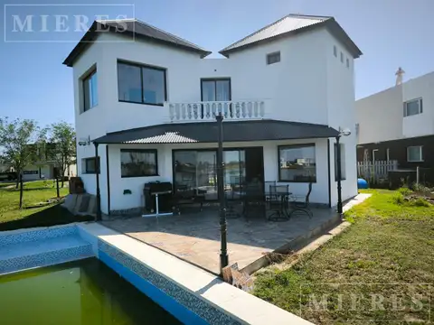 Casa en alquiler sobre lote a la laguna area 9  San Sebastian