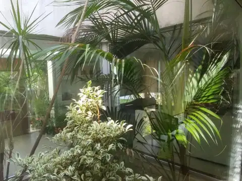 Casa en Venta con 4 cocheras