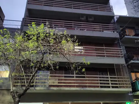 SE ESCUCHA OFERTA   IMPECABLE DEPARTAMENTO VILLA DEVOTO 4 AMB+ COCHERA