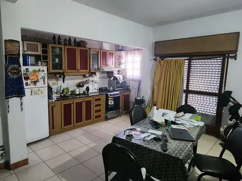 Local en Venta en Villa Luzuriaga, USD 420.000