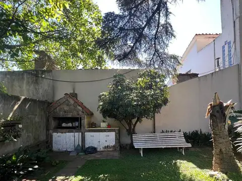 Casa en Venta con 3 cocheras