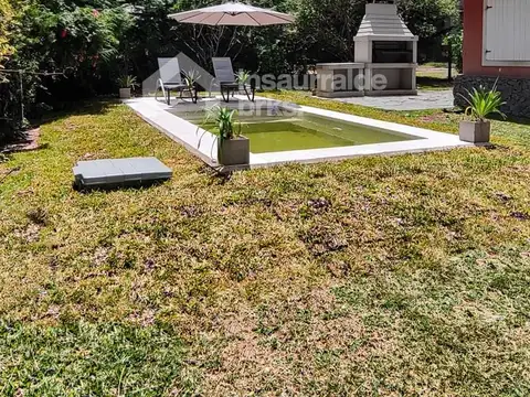 CASA EN ALQUILER TEMPORAL EN PINAMAR DE 3 DORMITORIOS, 2DA DE ENERO 2026! 8 PAX, PISCINA!
