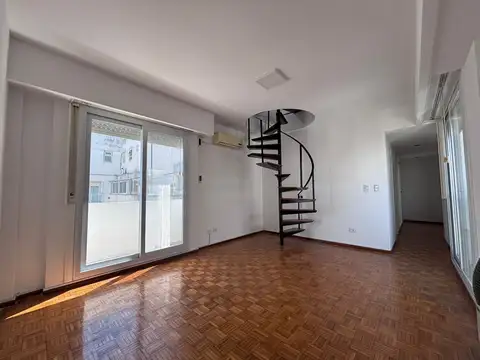 3 AMB DUPLEX C/BALCON