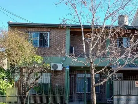 CASA EN VENTA 4 AMBIENTE MONTE GRANDE APTO CRÉDITO