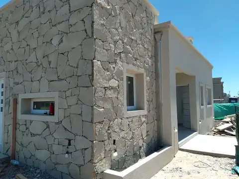 Barrio Santa Sofia pilar del este 100