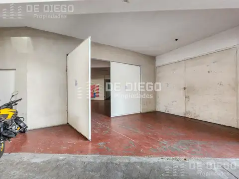 Oficina de 454 m2 en alquiler, dentro de predio con seguridad, Florida Oeste