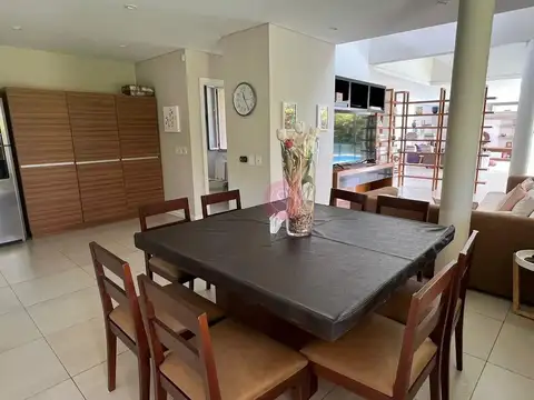 Casa 4 ambientes con 3 baños