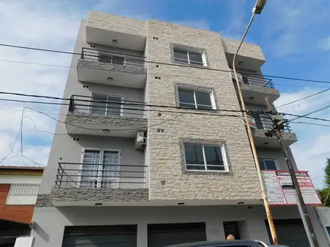 Excelentes departamentos en Villa Luzuriaga. cerca Unlam