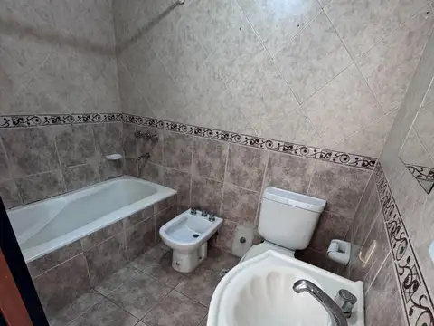 2 AMBIENTES CON PATIO -  SIN EXPENSAS.