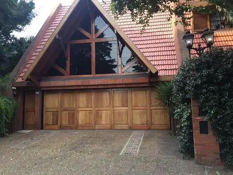 AV SALVADOR MARIA DEL CARRIL 5000