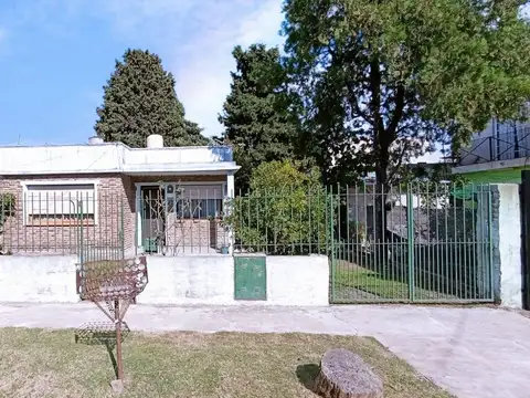 Casa en venta de 4 ambientes en Glew