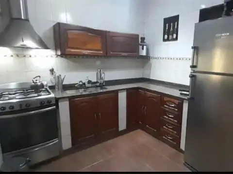 Venta amplia vivienda 4 amb, 2 baños