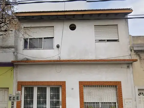 Casa sobre lote de 7 mts. de Frente por 11 mts