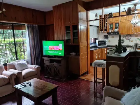 Casa en Venta con 3 cocheras